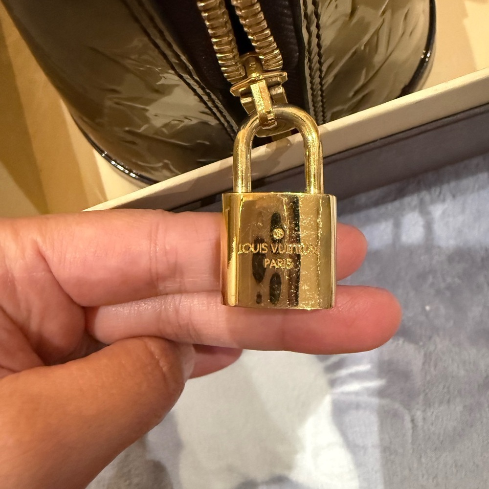 Louis Vuitton Glossy Monogram Alma Satchel in Dark Bordeaux - Picture 9 of 16